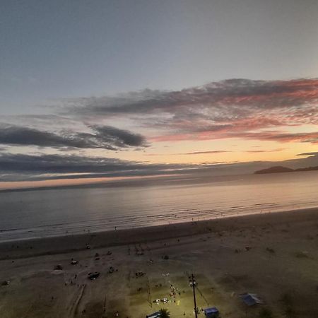 Apartamentos Na Praia Do Gonzaga Frente Mar Com Estacionamento Santos  Eksteriør bilde
