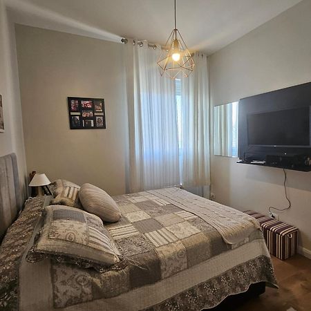 Apartamentos Na Praia Do Gonzaga Frente Mar Com Estacionamento Santos  Eksteriør bilde