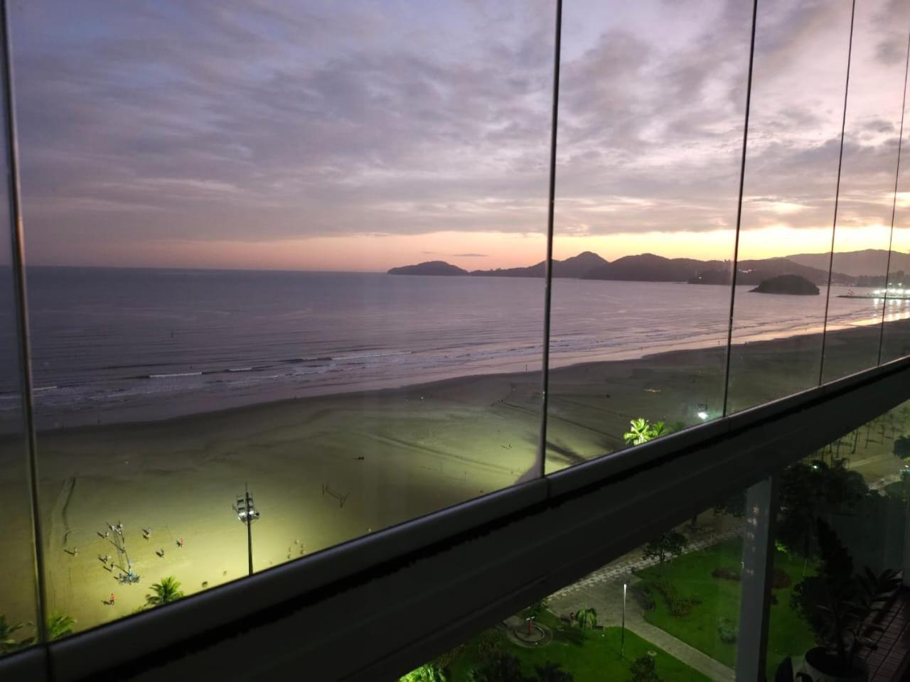 Apartamentos Na Praia Do Gonzaga Frente Mar Com Estacionamento Santos  Eksteriør bilde