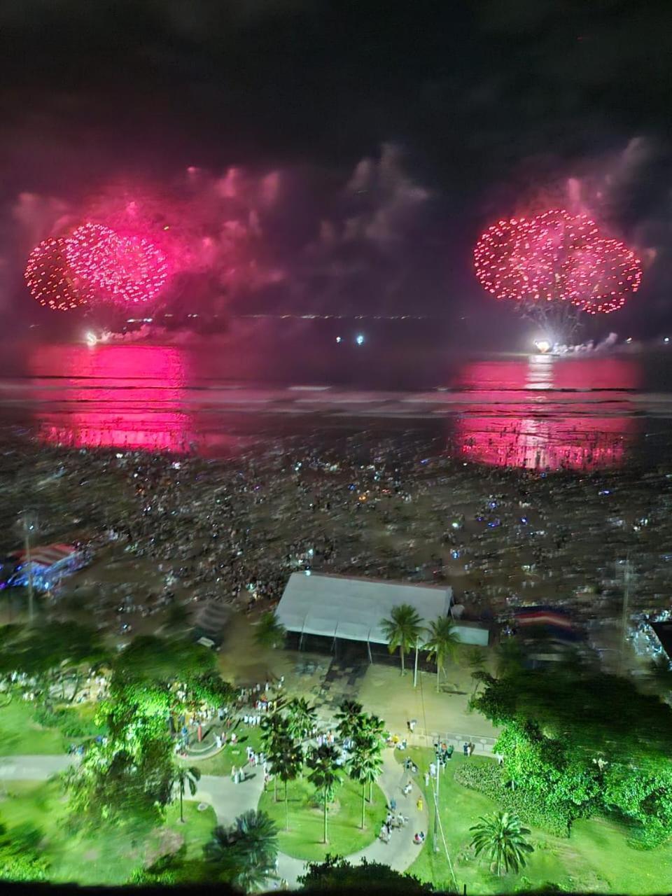 Apartamentos Na Praia Do Gonzaga Frente Mar Com Estacionamento Santos  Rom bilde